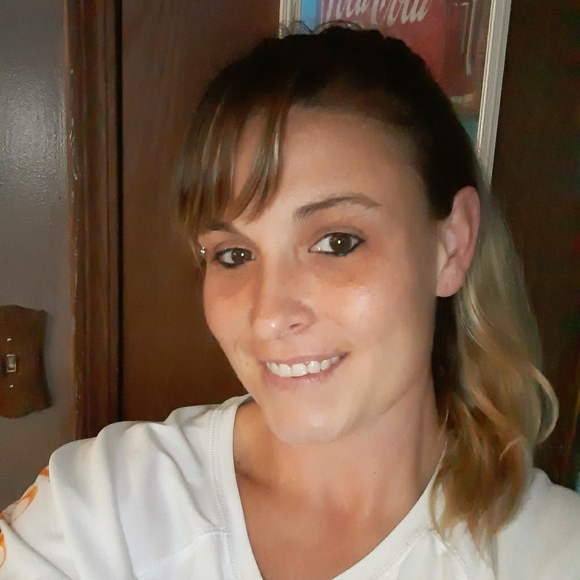 Meet your Posher, Kimberly - Picture 1 of 1